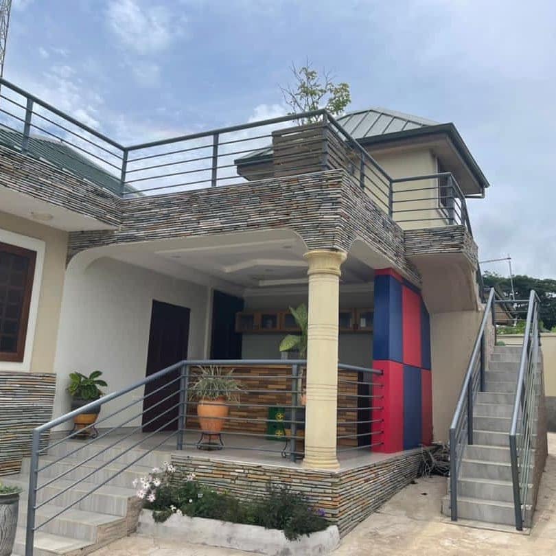 FURNISHED 4 BEDROOM WITH 1BQ FOR SALE AT AKROPONG
